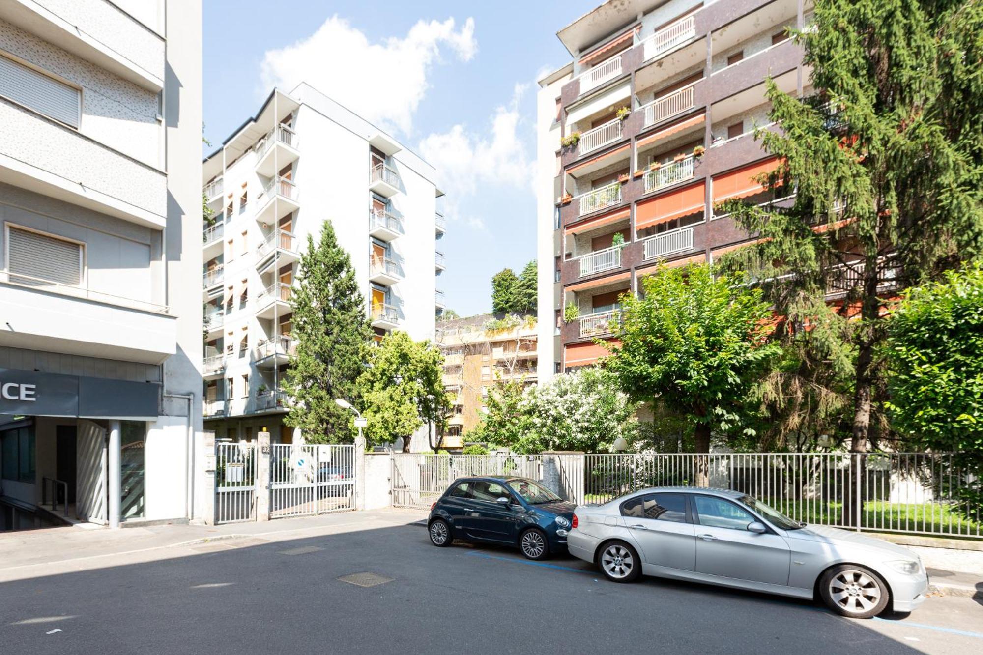 Ca' Granda M5 & Bicocca - Apartment With Parking Milaan Buitenkant foto
